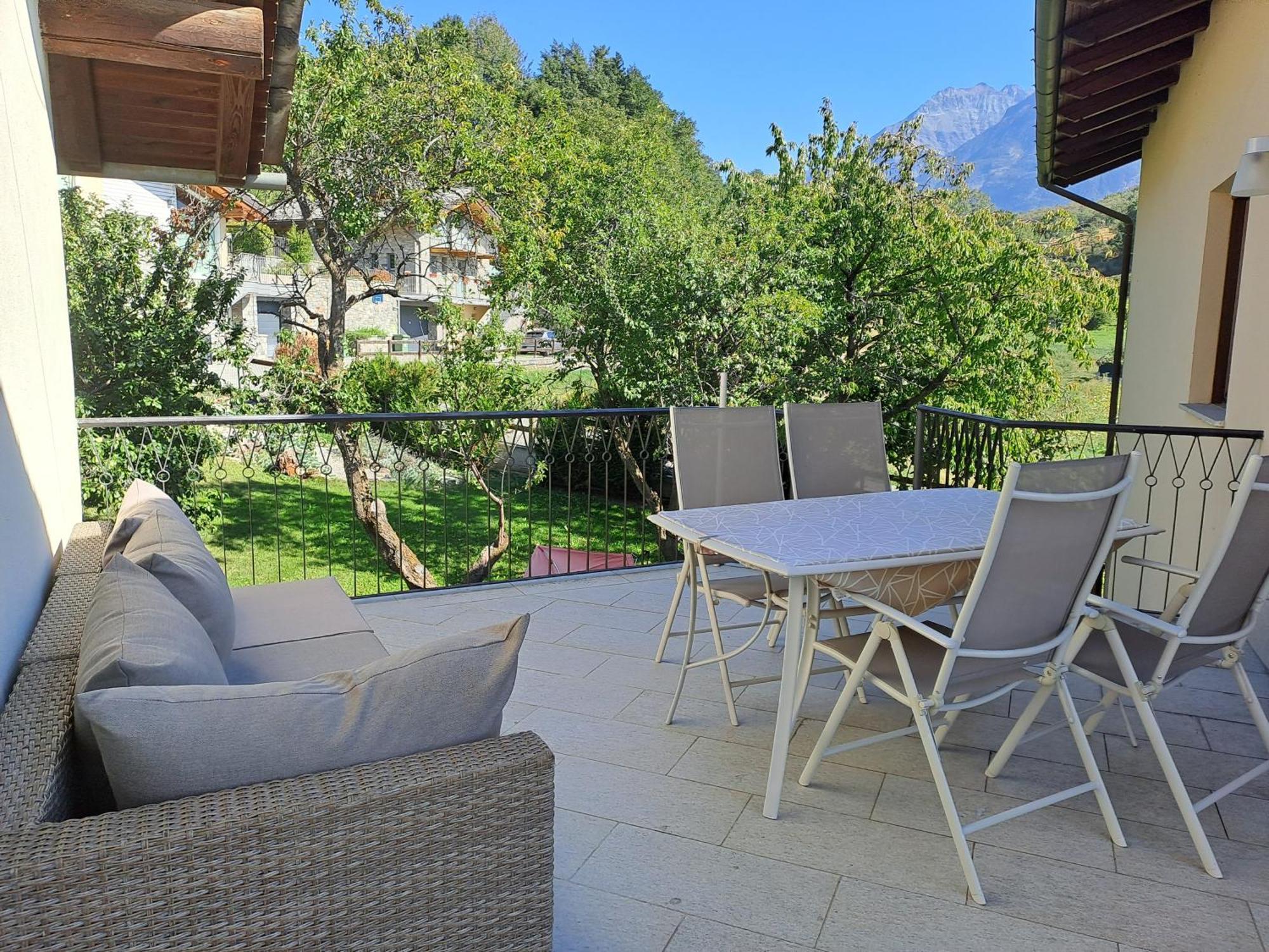 Aosta Stunning Panoramic Views From Modern Two Bedroom Apartment Exterior foto